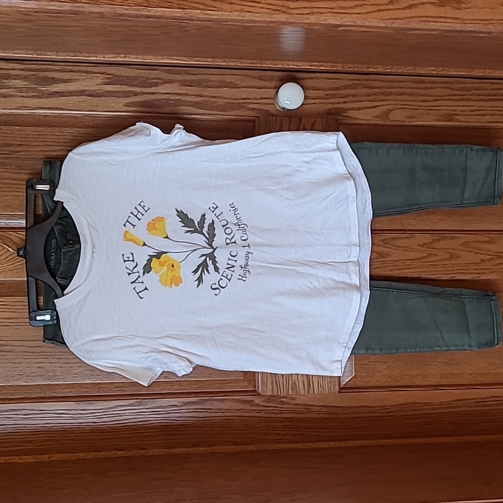Old Navy Graphic t-shirt